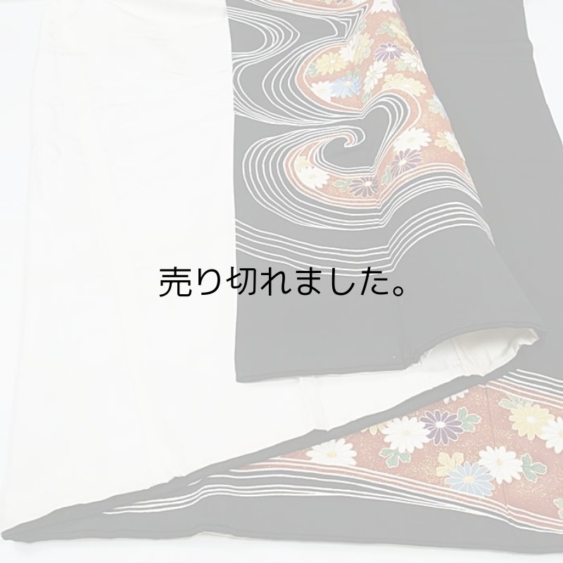 結婚式の着物 黒留袖 逸品着物 家紋 菱三階松 比翼仕立て